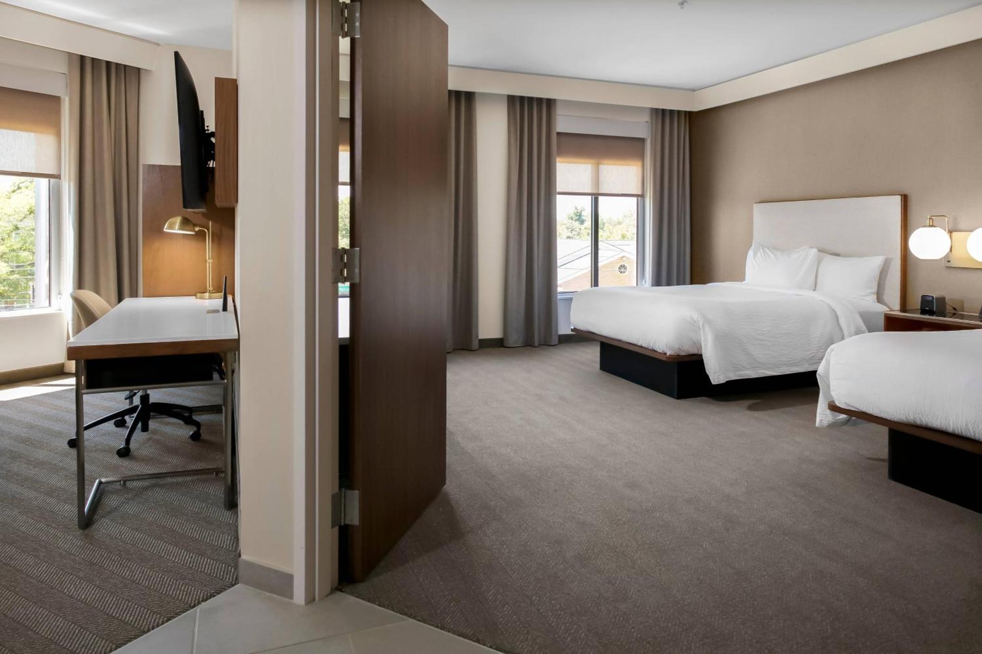 คอร์ตยาร์ด บาย แมริออท โทมัสวิลล์ ดาวน์ทาวน์ Hotel ภายนอก รูปภาพ